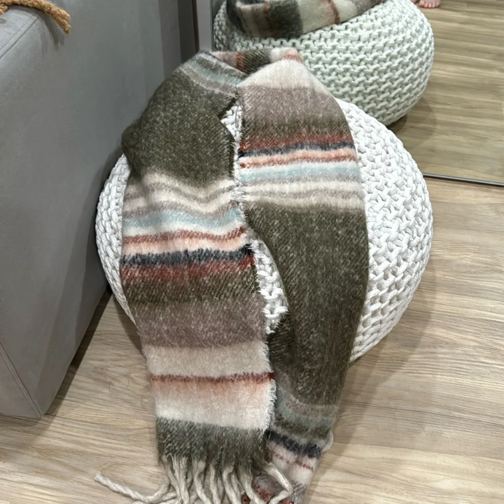 FREEPEOPLE SCARF - Picture 1 of 2